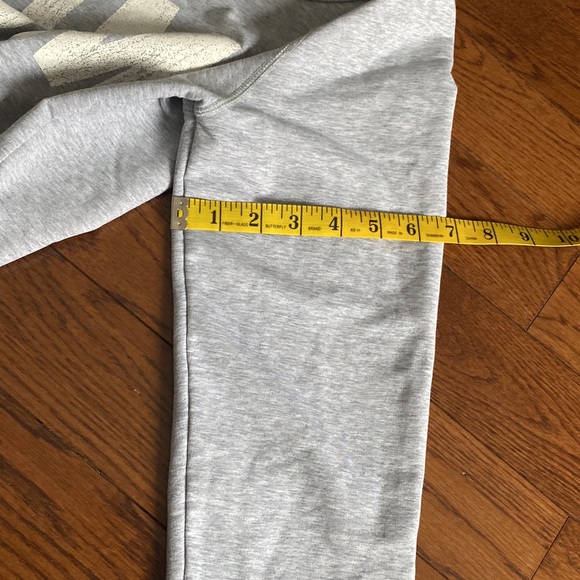 (3 for $25)
Puma Sweatshirt - Picture 7 of 8